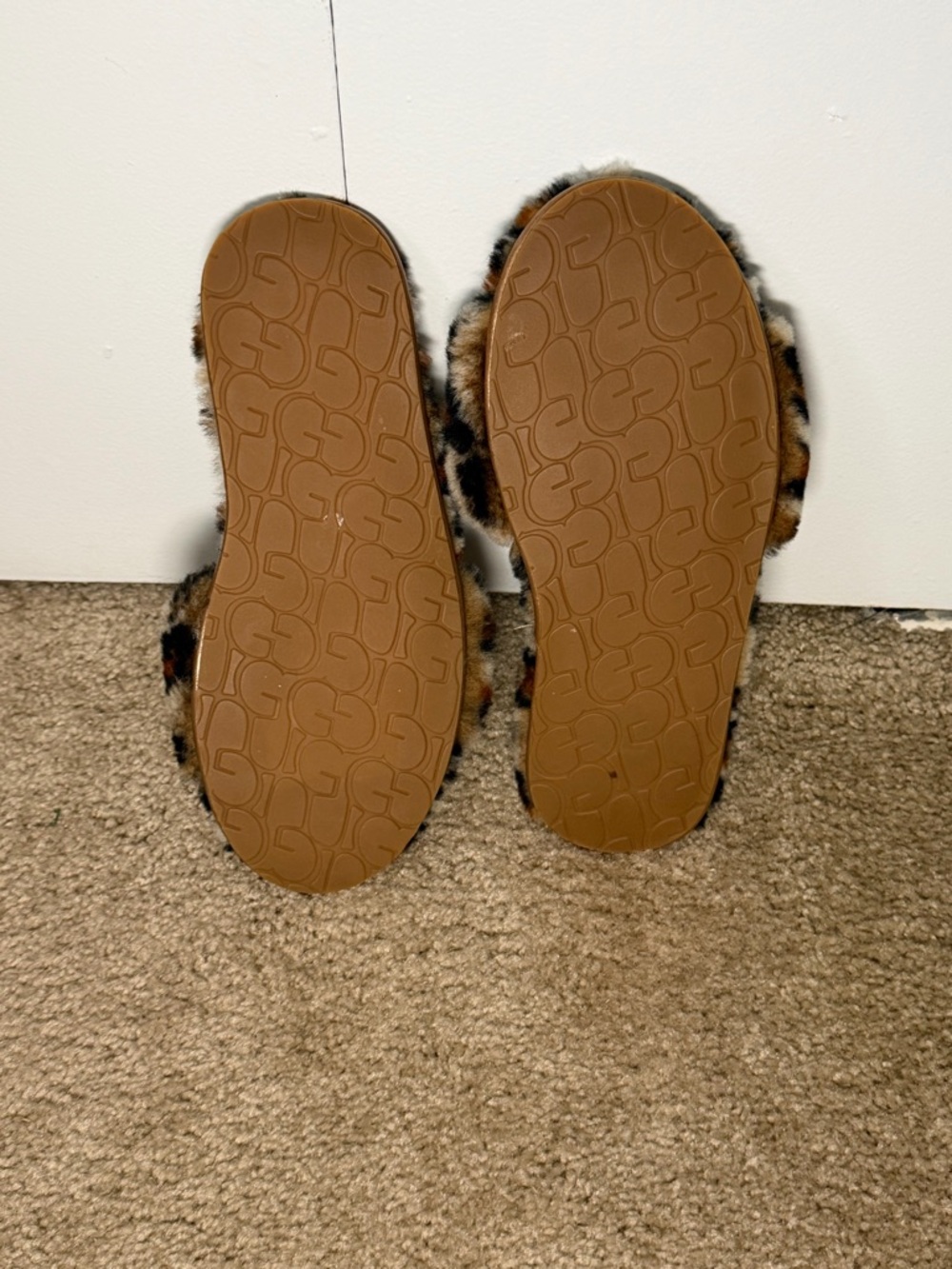 UGG Leopard-Print Fuzzy Slippers 9 - Picture 4 of 6
